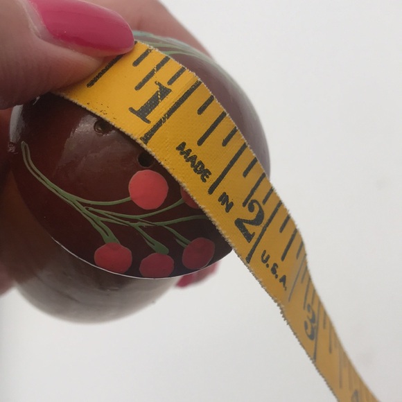 VTG Handpainted Wooden Mushroom Salt & Pepper - Picture 6 of 6